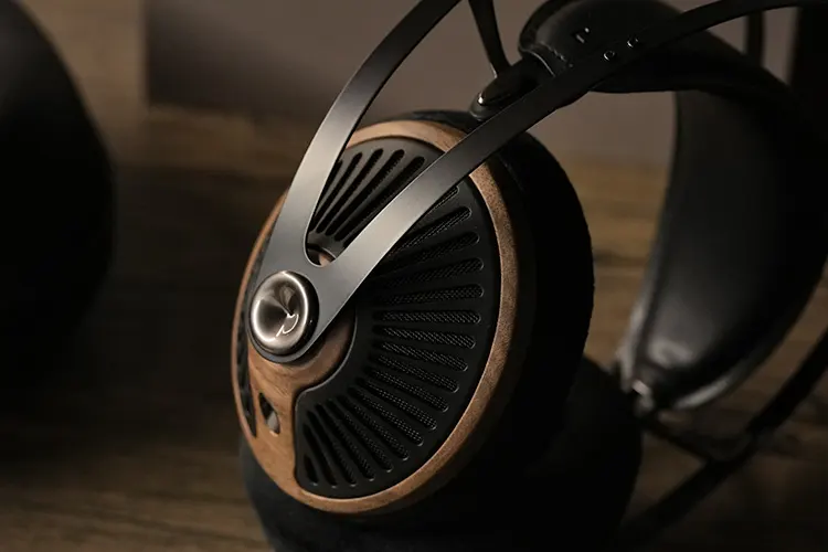 Meze Audio 105 SILVA side profile