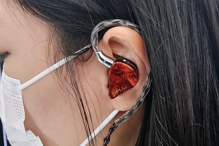 SIAS 2025 AFUL Dawn-X earphones in an ear