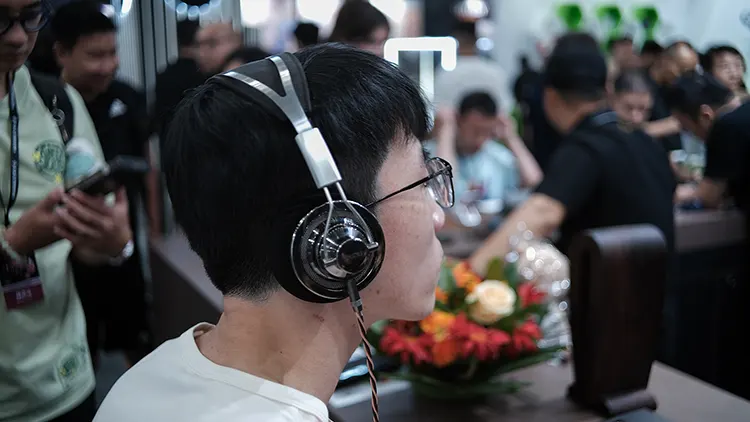 SIAS 2025 - DUNU Concept T headphones