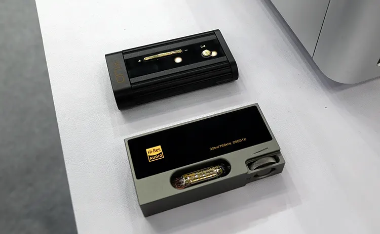 SIAS 2025 - Shanling and Onix tube dongles