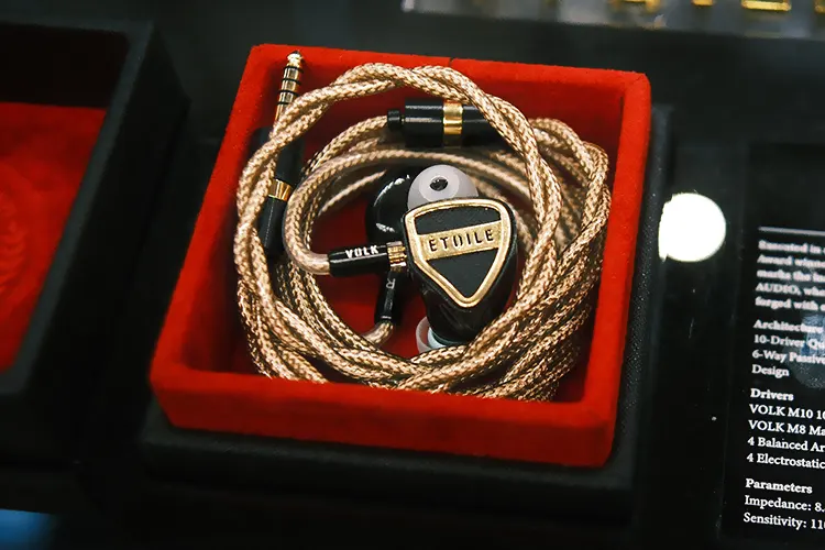 SIAS 2025 - Volk Audio Etoile