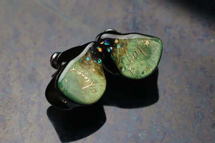 Xenns Mangird Top IEM shells in green