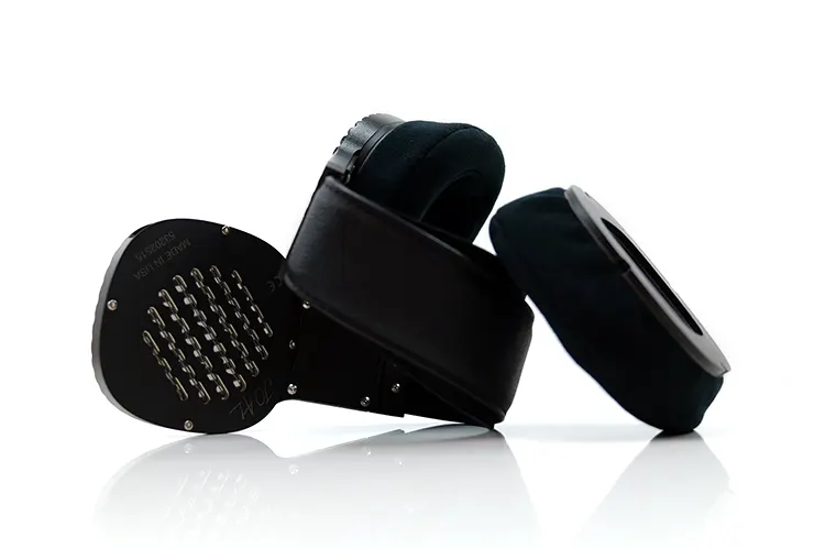 ABYSS JOAL headphones twisted with one ear pad off