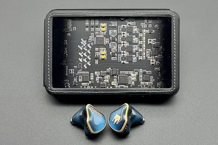 BGVP Solomon below Questyle CMA18P