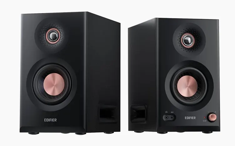 Edifier MR5 speakers on white background