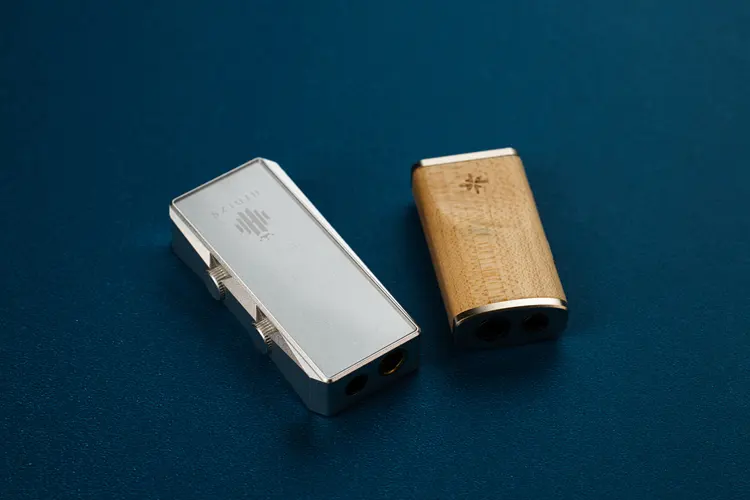 FiiO SNOWSKY Melody beside Hidizs S9 Pro Plus