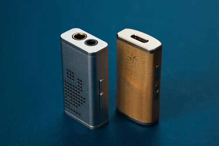 FiiO SNOWSKY Melody beside MOONDROP Dawn Pro