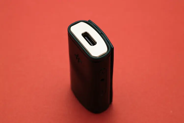 FiiO SNOWSKY Melody upright in leather case