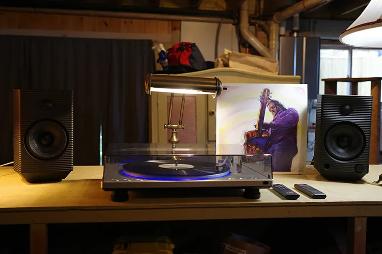 FiiO SP5 on desktop with TT13 turntable