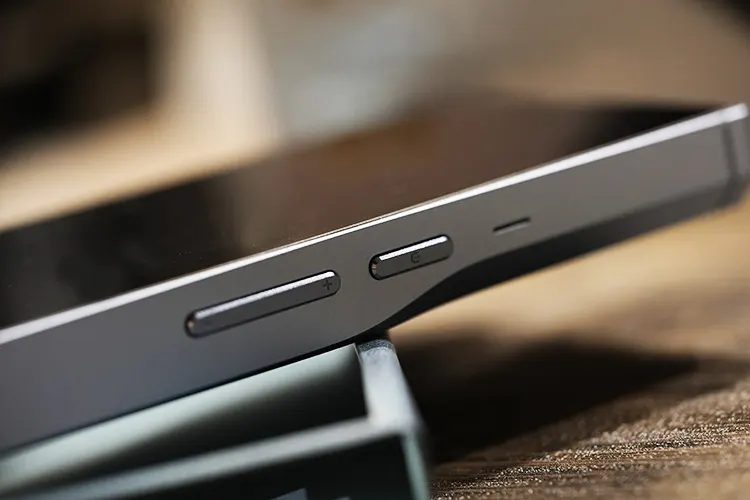 HiBy R6Pro II 2025 side panel controls