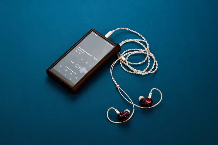 Hidizs MK12 Turris Titanium Edition IEM connected to FiiO M15S DAP