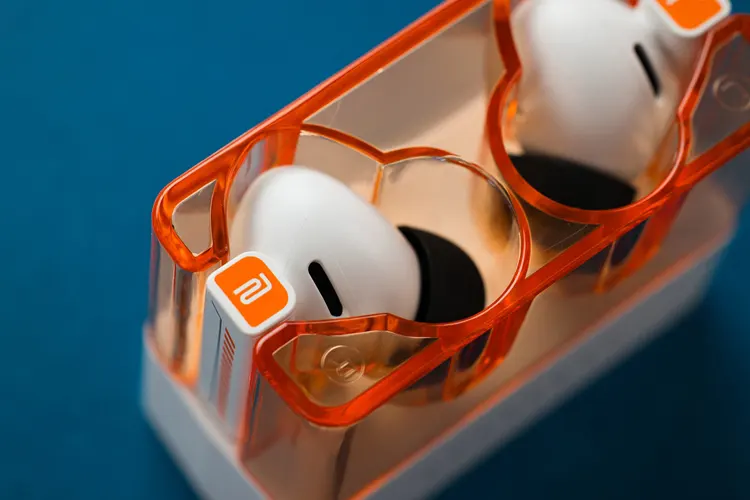 MOONDROP Space Travel 2 close up in cradle