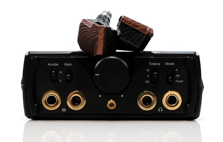 PLUSSOUND Allegro II on top of Cayin C9ii