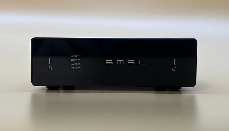 SMSL D1 front panel