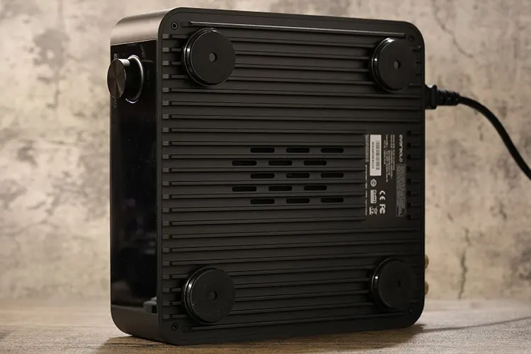 Eversolo Play base panel