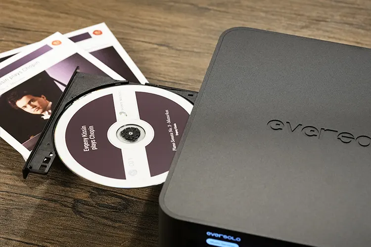 Eversolo Play close up of ejected CD tray