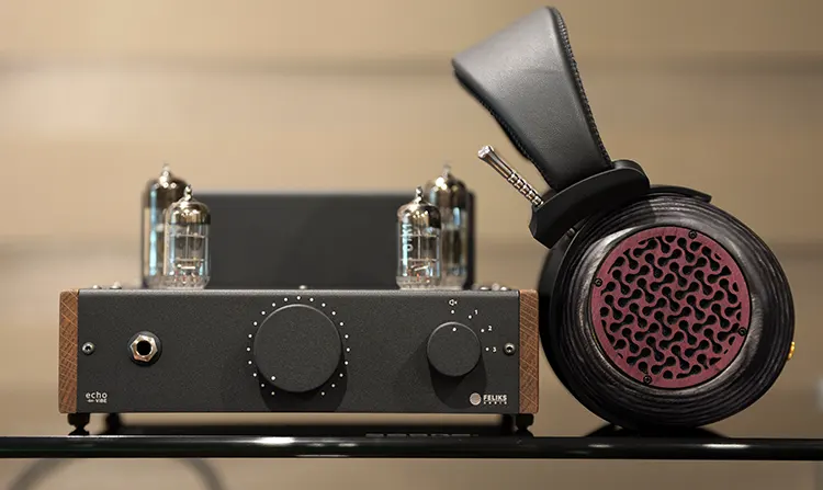Feliks Audio Echo Vibe tube amp beside ZMF Headphones BOKEH Open