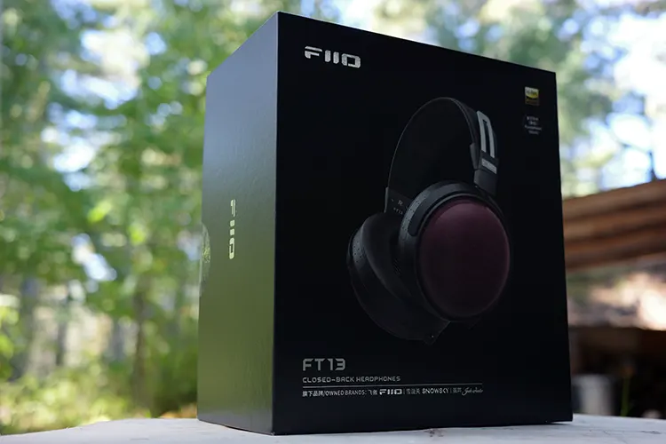FiiO FT13 headphones box