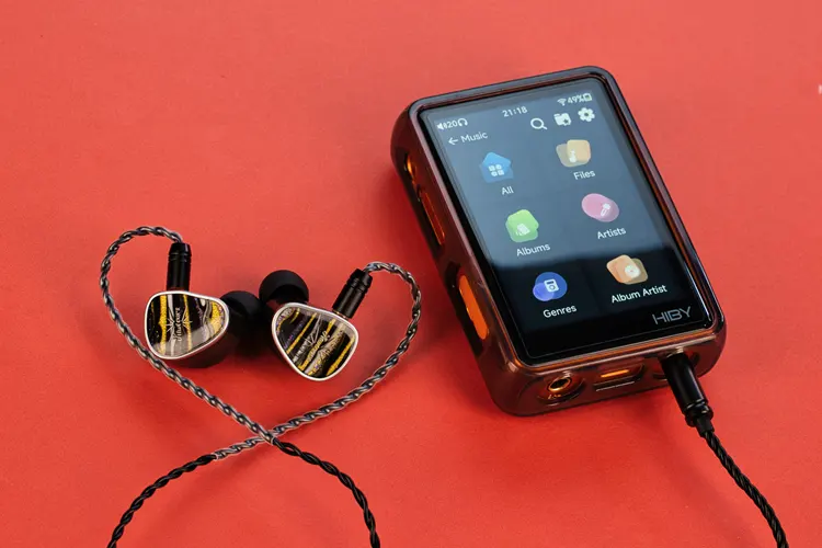 Kiwi Ears Etude connected to HiBy R3Pro II DAP