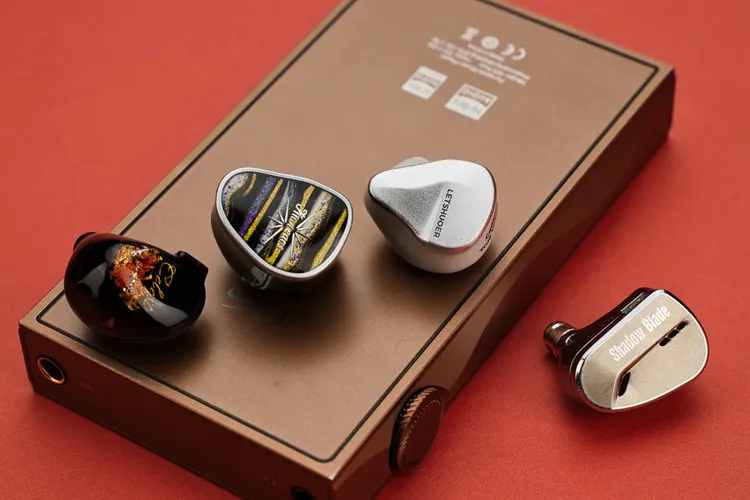 Kiwi Ears Etude with 3 other IEMs on a DAP