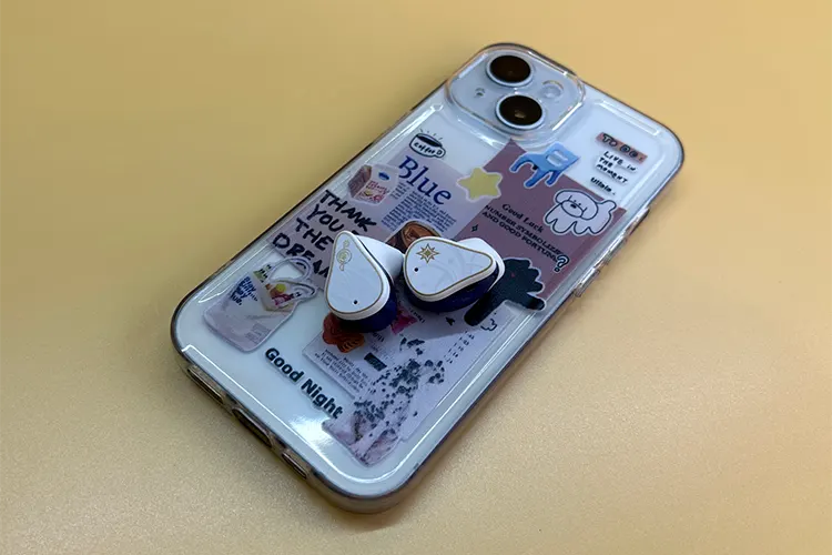 MOONDROP x HONKAI Star Rail Robin shells on smartphone