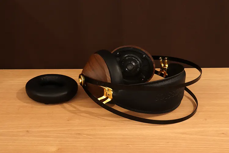 Meze Audio 99 Classics 2nd Generation headband