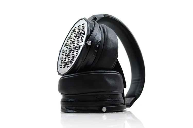 NUR Harmonia headphones vertical view