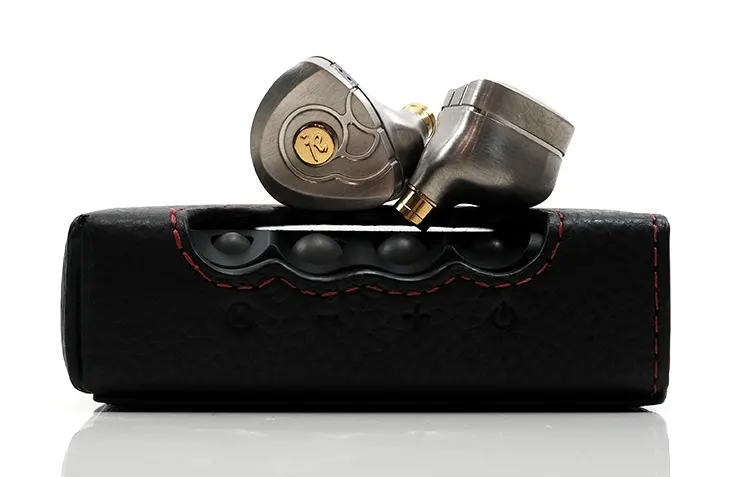 TANGZU The Monkey King shells on top of the Chord Mojo 2