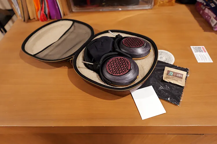 ZMF Headphones BOKEH Open inside opened leather carry case