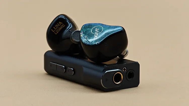 イヤホン ZIIGAAT LUNA ZiiGaat Luna