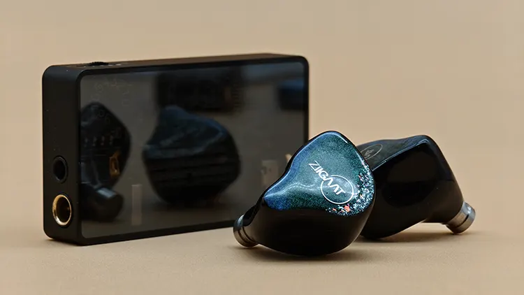 ZiiGaat Luna shells beside the Heartfield R1 dongle DAC