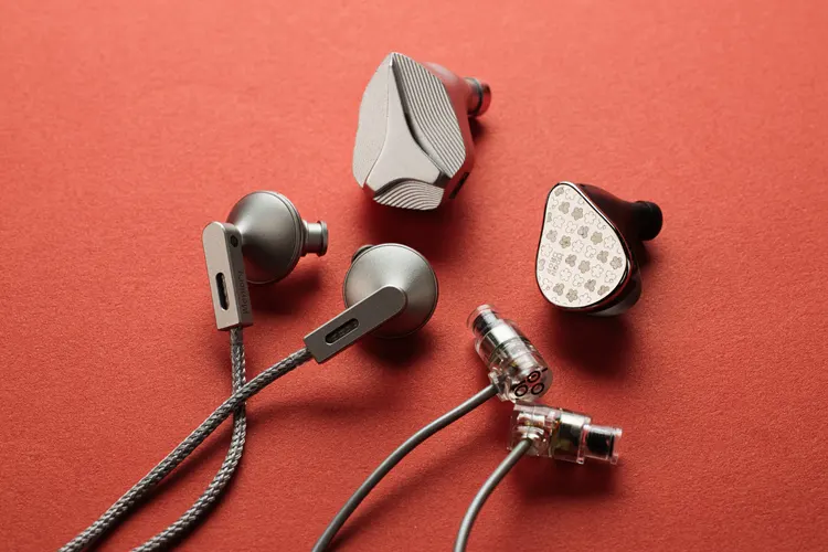 ddHiFi Memory beside 3 IEMs