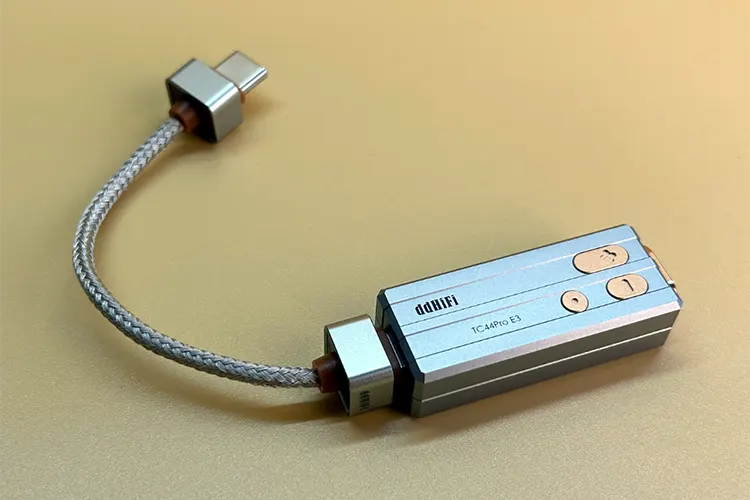 ddHiFi TC44Pro E3 dongle DAC connected to USB cable