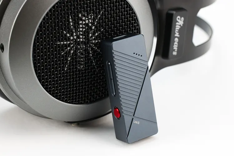 xDuoo Link10 beside the Kiwi Ears Altruva headphones