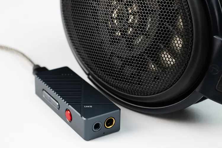 xDuoo Link10 beside the Sennheiser HD6XX headphones