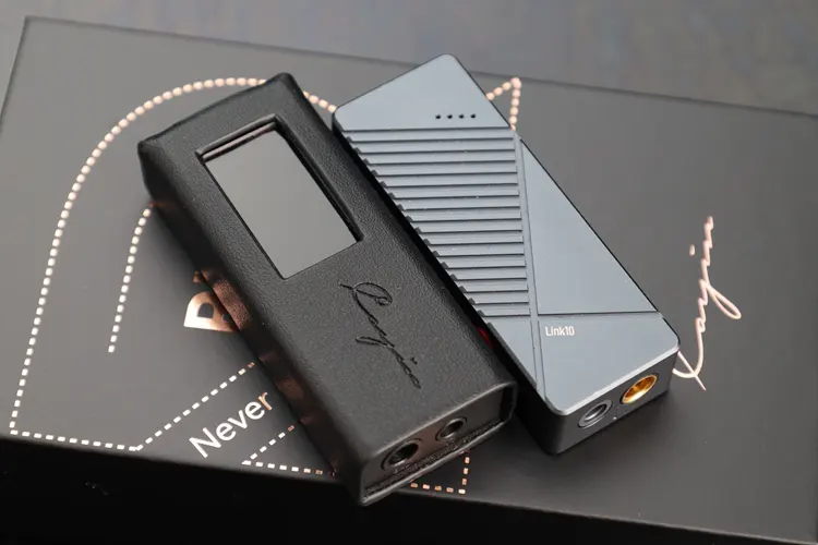 Cayin RU3 beside the xDuoo Link10