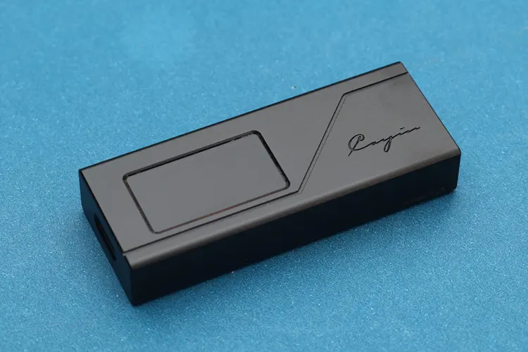 Cayin RU3 dongle DAC top plate and screen turned off