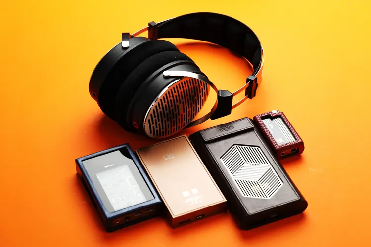 FiiO JT3 headphones beside some DAPs amps and dongles
