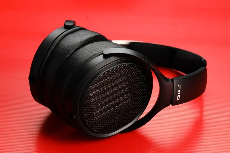 FiiO JT7 headphones side view