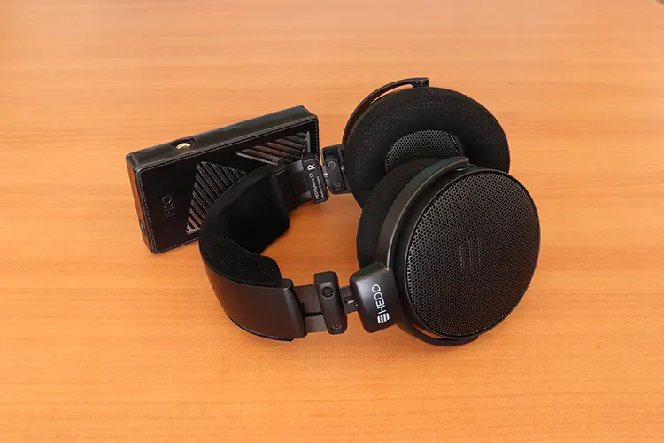 HEDD Audio HEDDphone D1 beside FiiO M11 Pro DAP