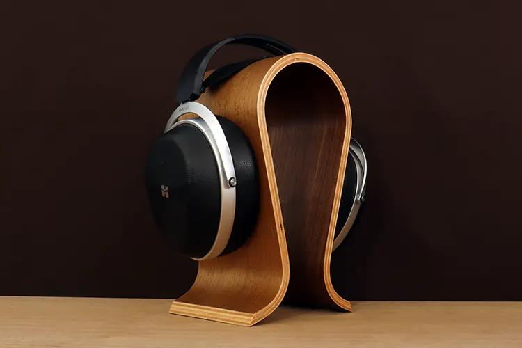 HIFIMAN Audivina LE headphones on a headphone stand