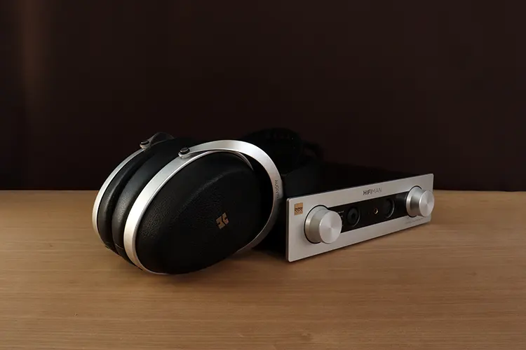 HIFIMAN Audivina LE with HIFIMAN EF400 amplifier