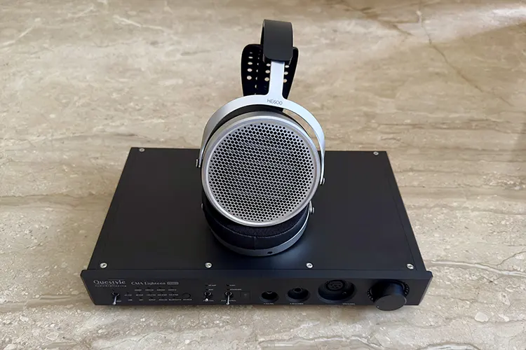 HIFIMAN HE600 on top of a Questyle CMA-18M desktop amplifier