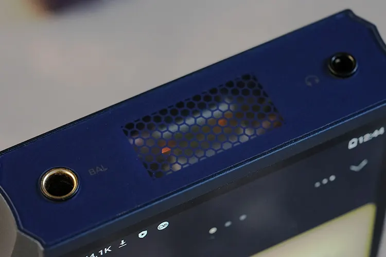 Shanling M7T tubes grill