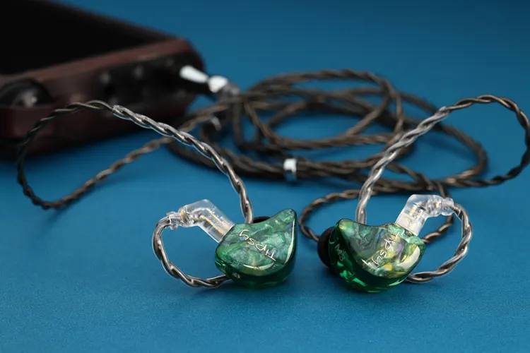 Tipsy M3 IEM attached to stock cable