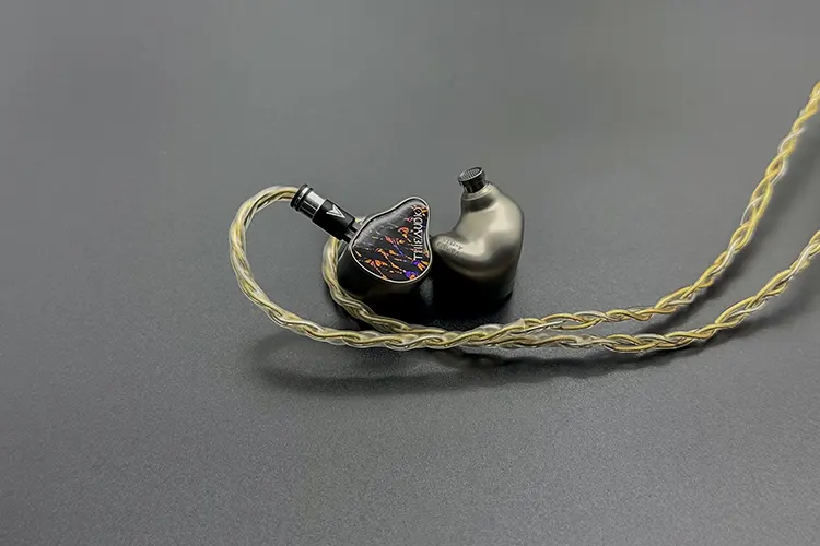 Astral Acoustics Stage 5 cable with Thieaudio Valhalla IEM