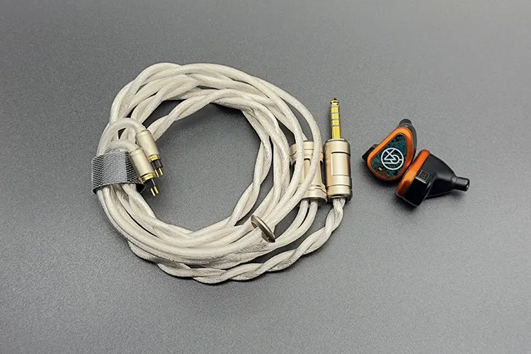 Effect Audio Horizon Series Code 24 MKII with 64 Audio Fourte IEM