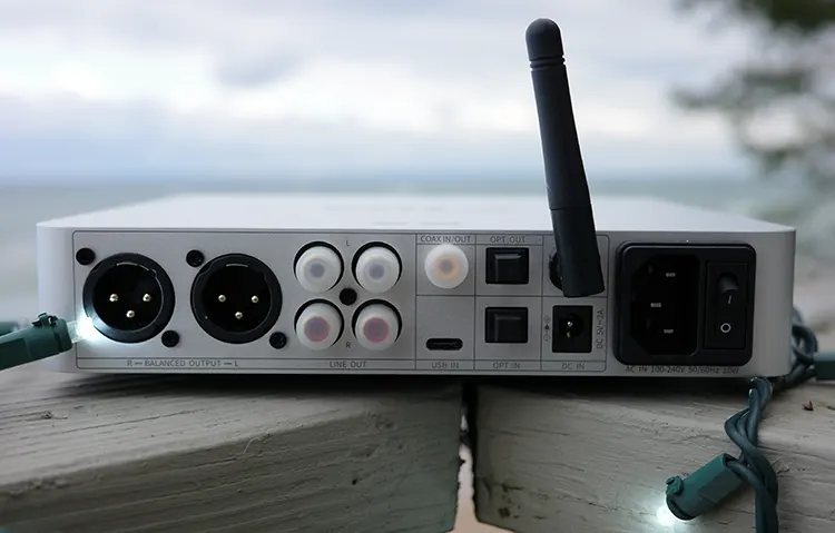 FiiO BR15 R2R rear panel