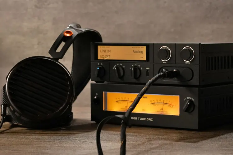 FiiO Warmer R2R with Ft7 headphones