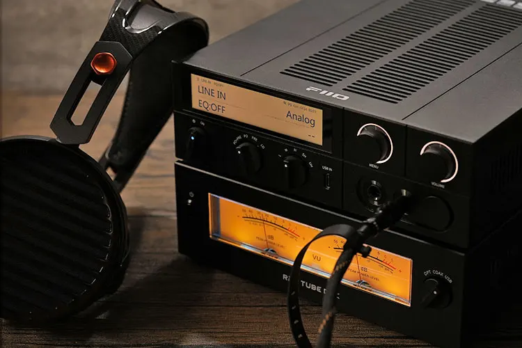 FiiO Warmer R2R with black FiiO K17 amplifier on top